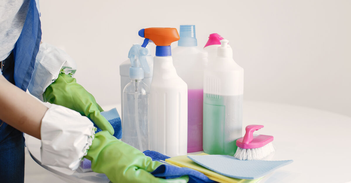 Wall cleaning tools arranged together