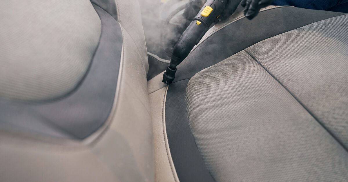 Extraction tool for stubborn stains