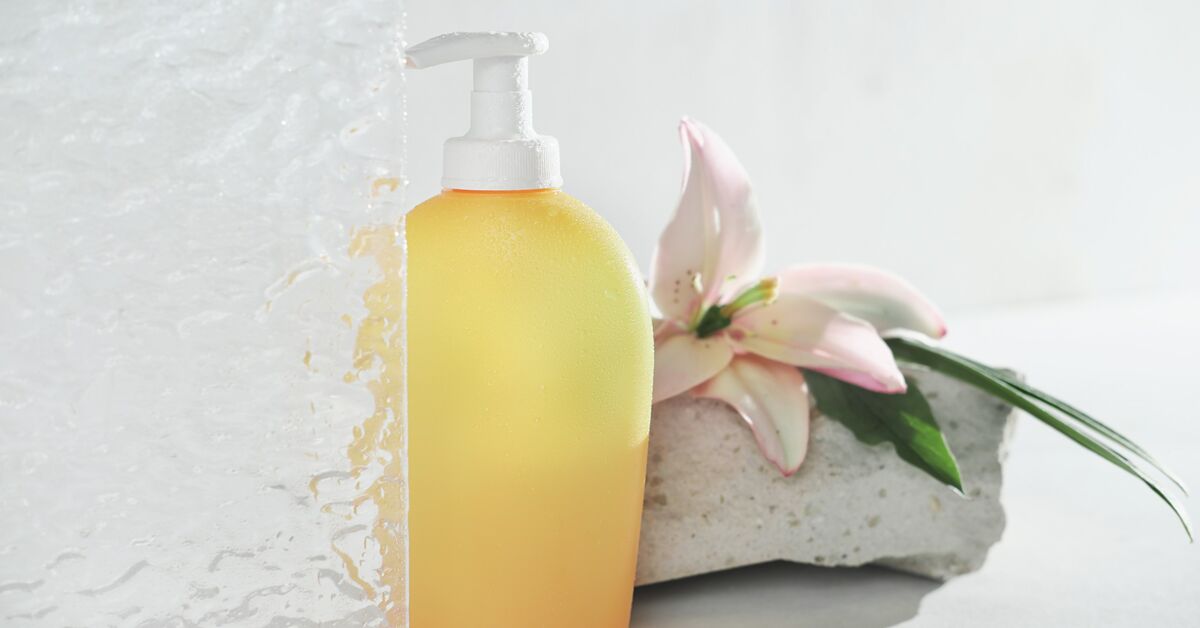 Squeegee tool for streak-free windows