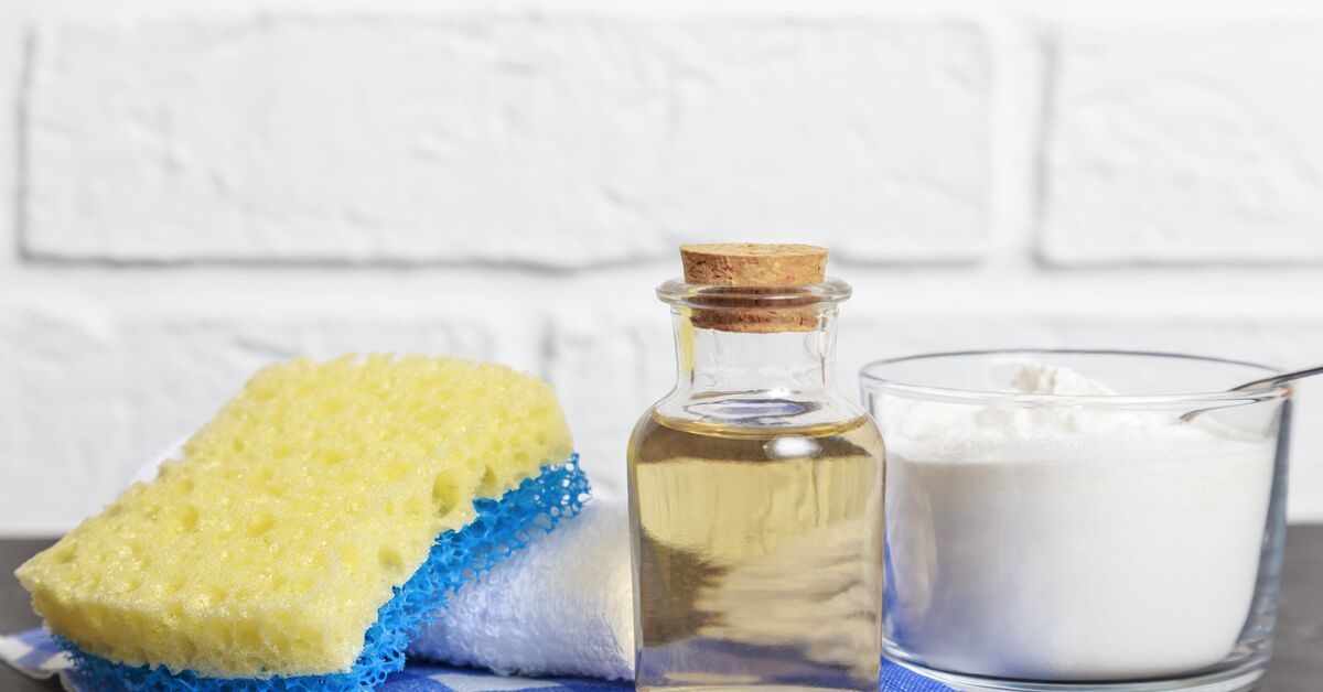 Baking soda and vinegar cleaning supplies